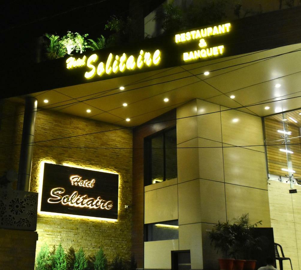 Hotel Solitaire Chinhat Exterior foto
